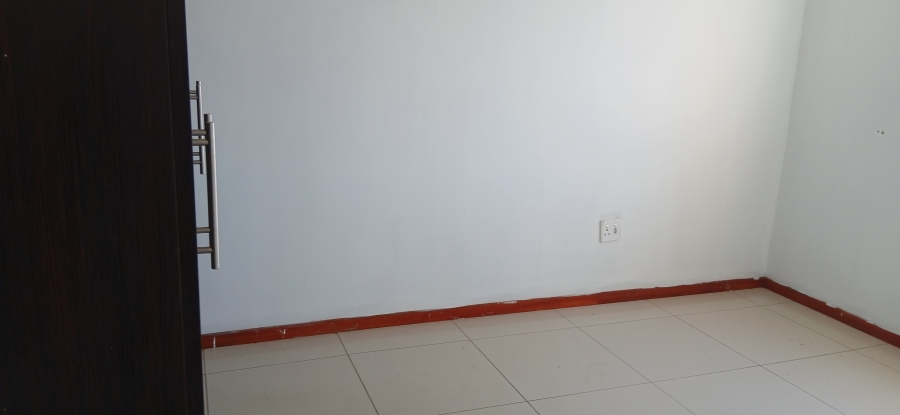 To Let 3 Bedroom Property for Rent in Cove Rock Eastern Cape